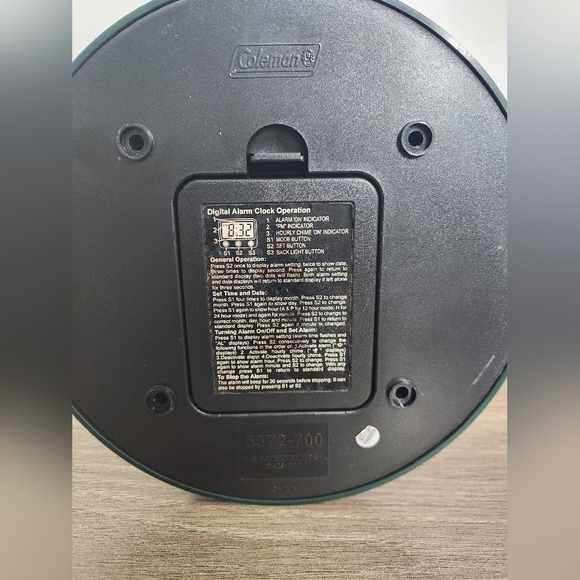 Vintage 1999 12” Coleman Deluxe Camping Table Lantern Clock & Alarm 5372-700 - Picture 8 of 10